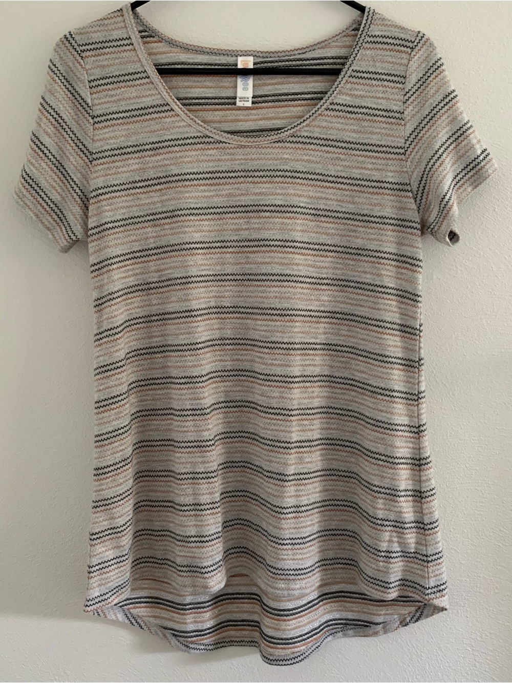 Small LuLaRoe striped classic t
